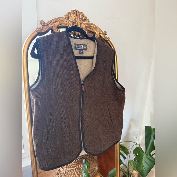 Woolrich Men's Dark Brown Vest - Picture 1 of 4